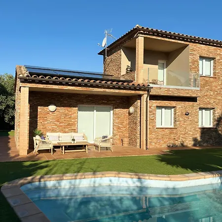 Prázdninový dům Casa Agradable En Con Piscina Pals
