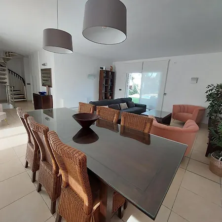 Casa Agradable En Con Piscina Ferienhaus